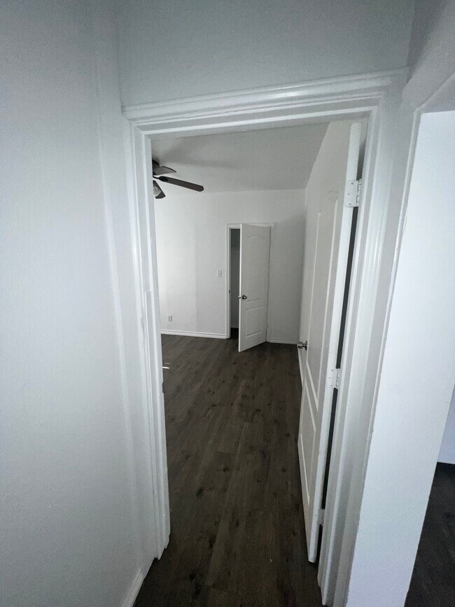 Foto del edificio - 522 W Alice Ave