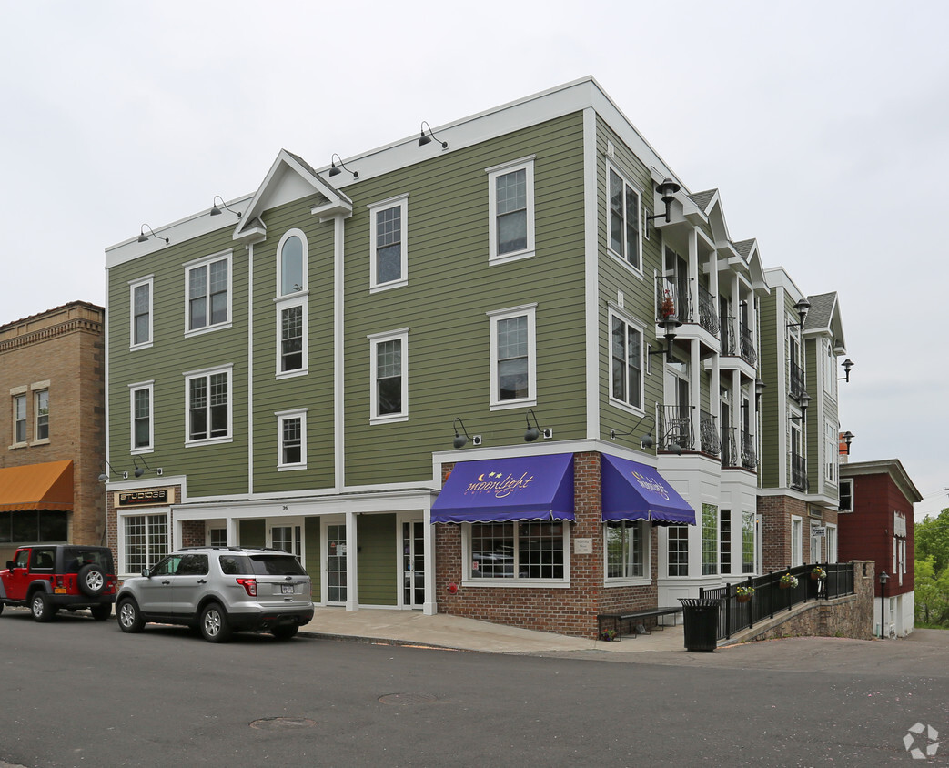 Primary Photo - 36 West Ave