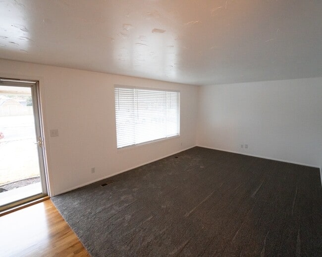 Building Photo - 8068 Bryce Dr