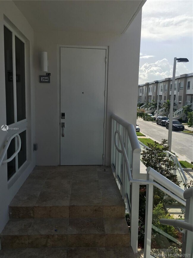 Building Photo - 10260 NW 63rd Terrace