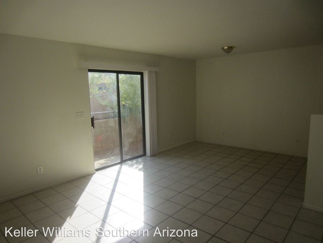 Building Photo - 5930 S Jeanette Blvd