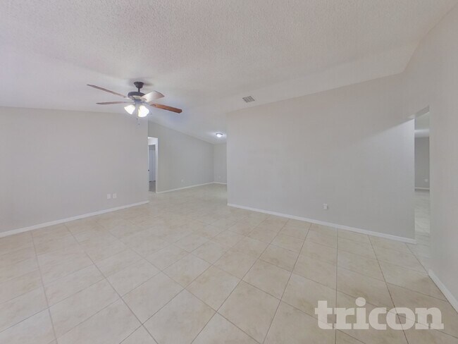 Foto del edificio - 1314 Oakcrest Dr