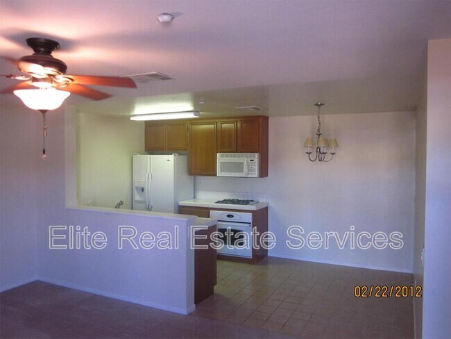 Foto del edificio - 9728 Marilla Dr