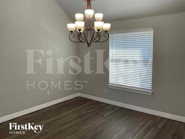 Foto del edificio - 3320 Valley Meadow