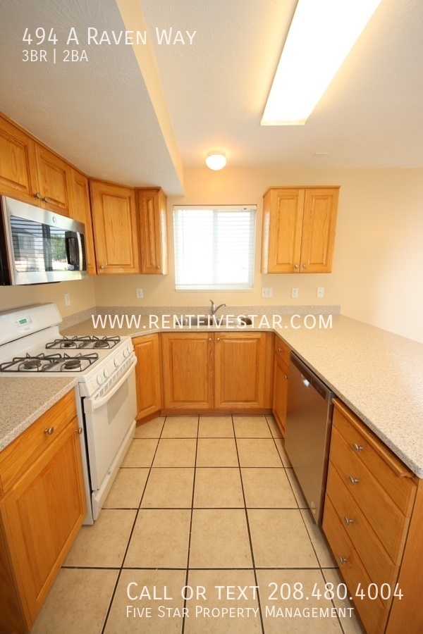 Foto del edificio - 494 Raven Way