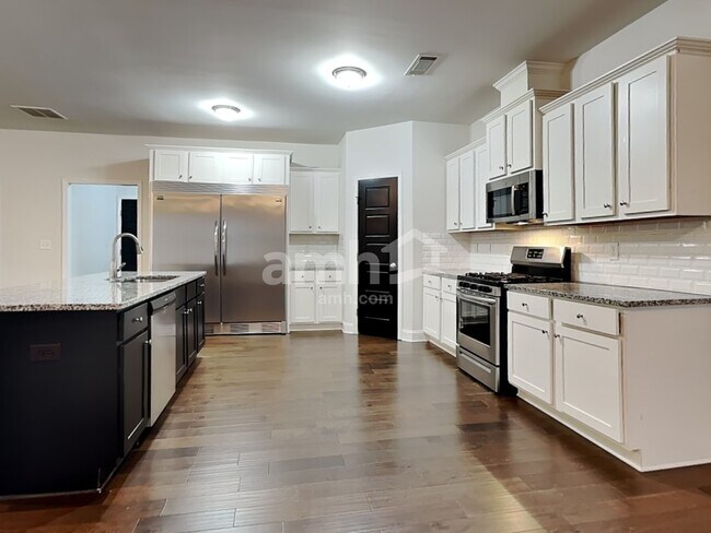 Foto del edificio - 1279 Victoria Walk Ln