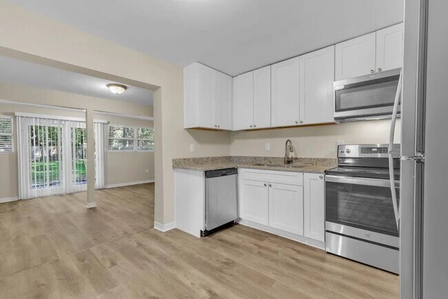 Building Photo - 4463 Melvin Cir E