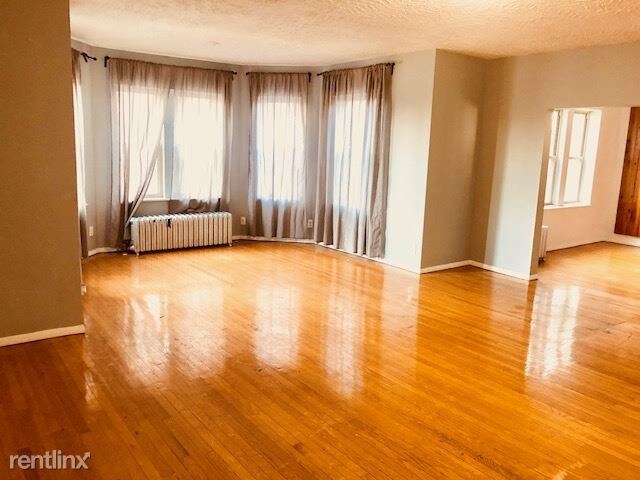 Foto principal - 6909 S Crandon Ave