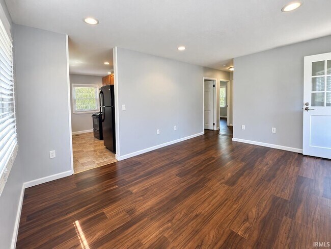 Foto del edificio - 420 S Mitchell St