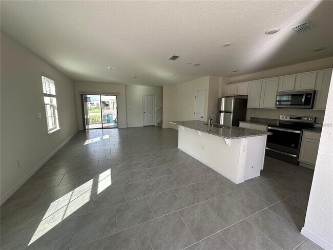 Foto del edificio - 13127 Bounty Ave