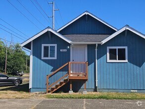 Building Photo - 703 Duryea St