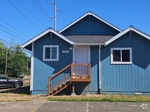 Building Photo - 703 Duryea St