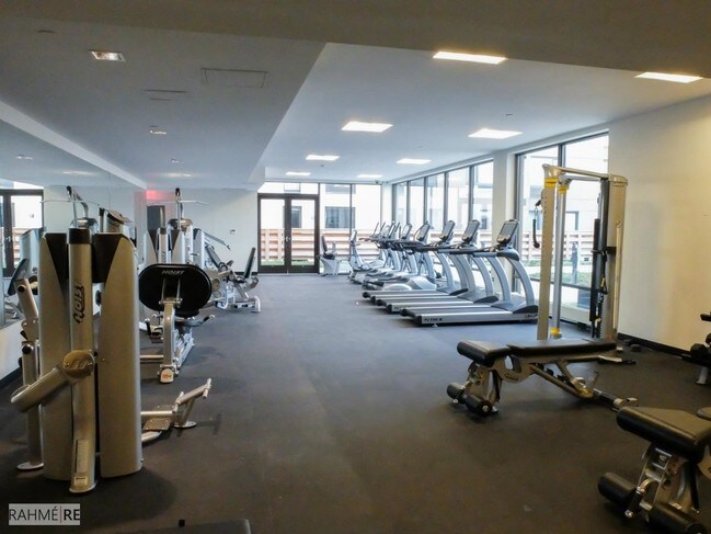 Foto del edificio - 4472 11th St