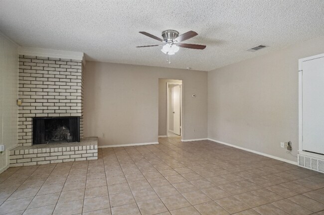 Building Photo - 5645 Macgregor Dr