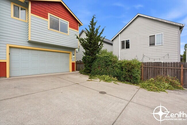 Foto del edificio - 5618 NE 74th Ct