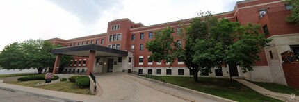 Building Photo - 1405 W Koenig St
