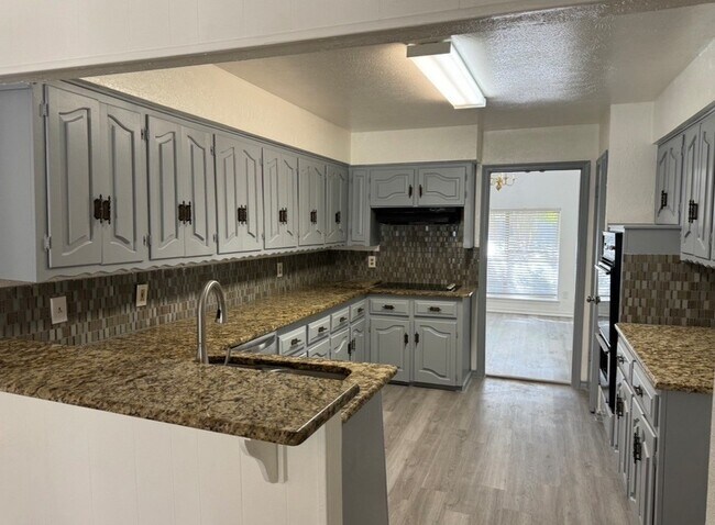 Foto del edificio - 7747 Dentcrest Dr