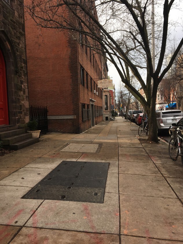 Primary Photo - 2220 Spruce St