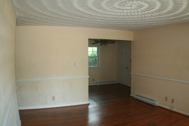 Foto del edificio - Chesapeake:3 Bedroom, 1 Bath with Extra Sp...