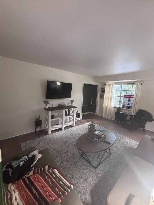 Building Photo - 2703 Southbury Cir