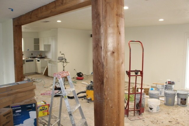 Building Photo - 102 Oak Dr