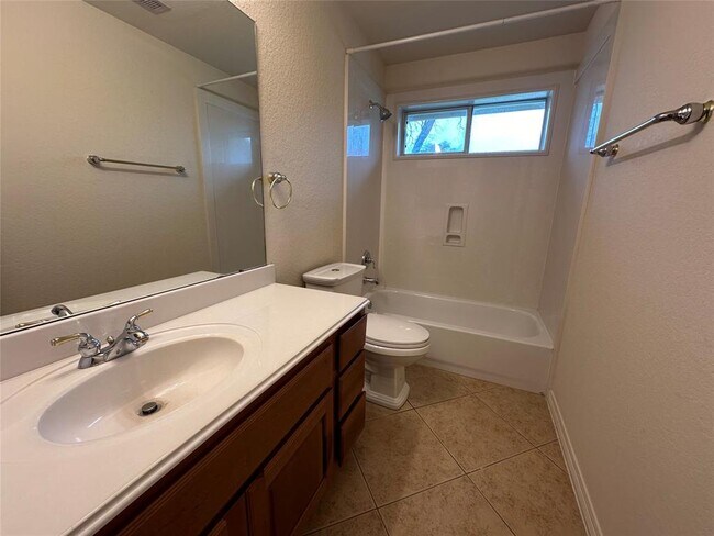 Foto del edificio - 3403 Covey Trail Dr