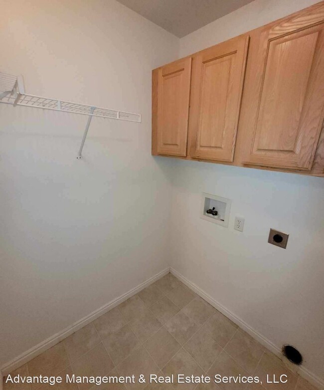 Foto del edificio - 3 br, 1 bath House - 387 N Peach St