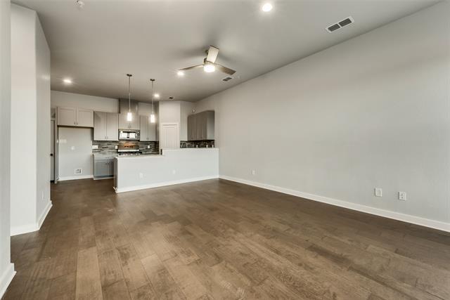 Foto del edificio - 5947 Rivendell Dr