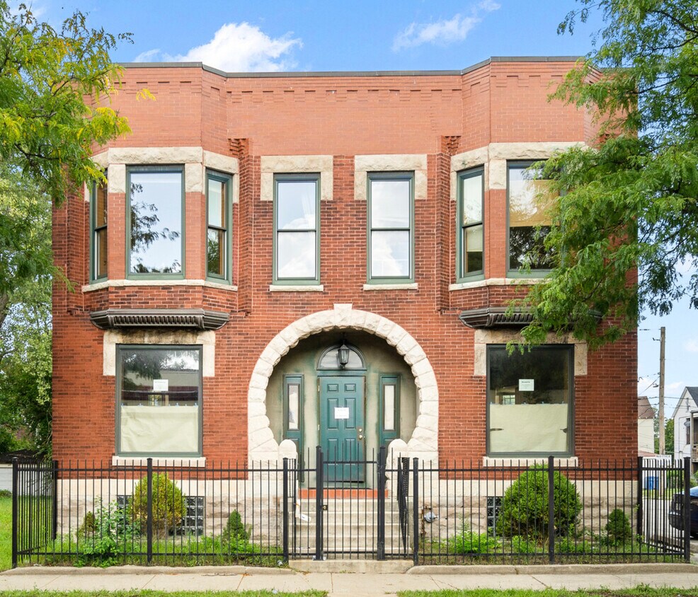 Foto principal - 716 W 51st St
