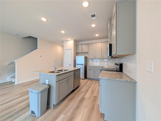 Foto del edificio - 1354 Willow Brk Cir