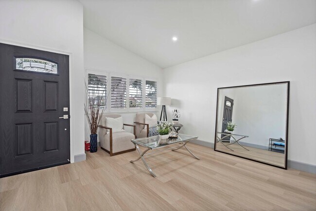 Foto del edificio - 6BD/4BA One Story Single Family House next...