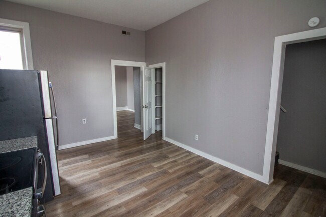 Foto del edificio - 1930 Winnebago St