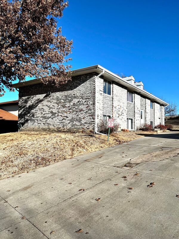 Building Photo - 5610 Salt Valley View
