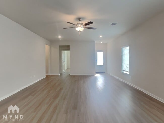 Building Photo - 15635 Plum Brk Dr