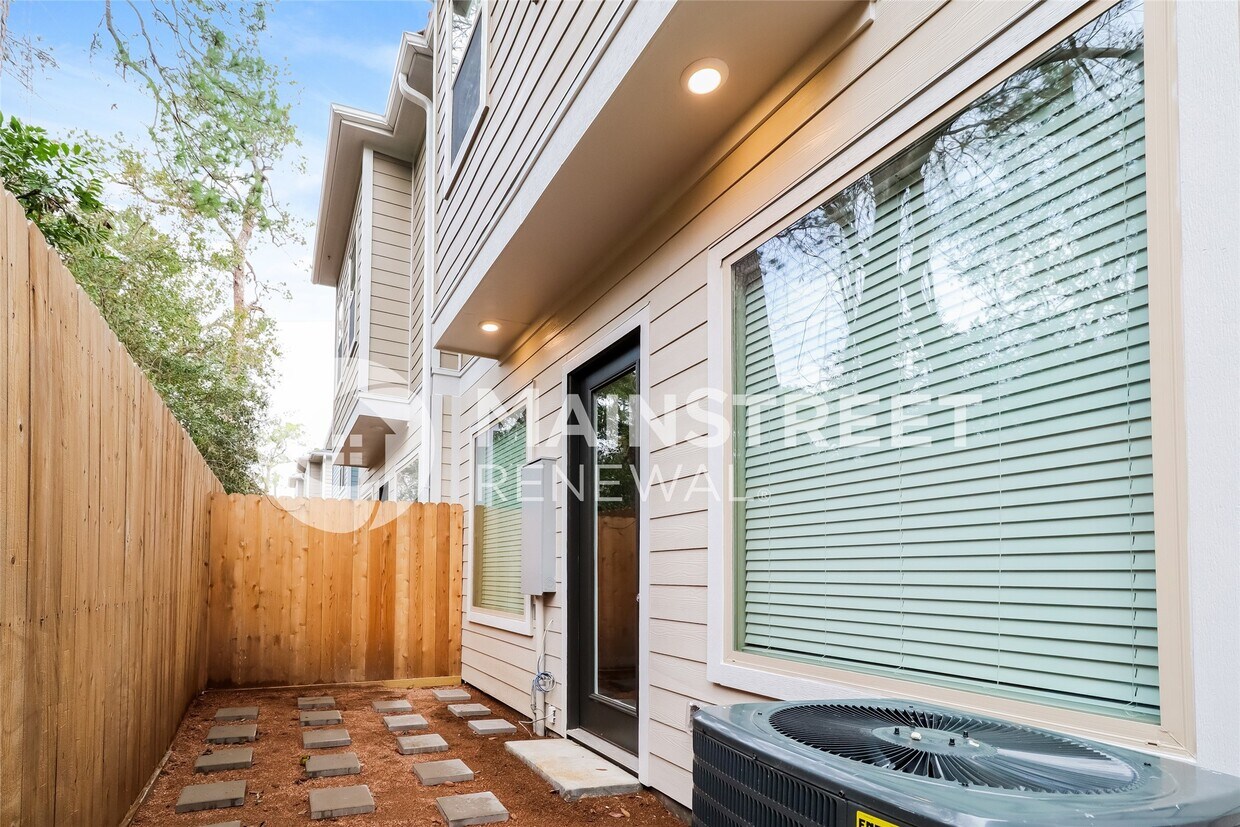 Foto principal - 5107 Royal Heath Dr