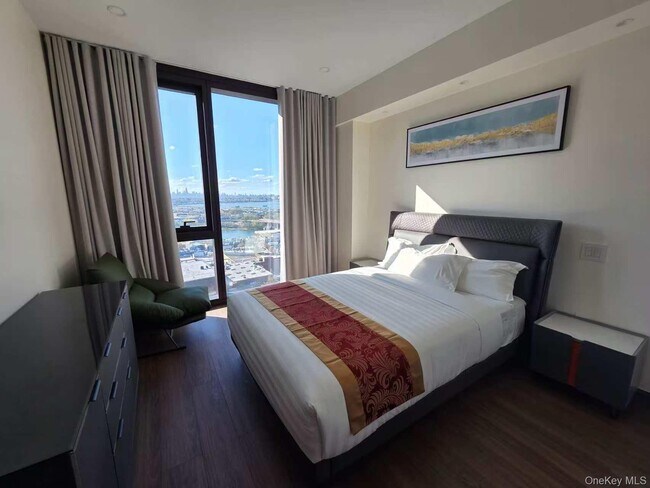 Foto del edificio - 36-21 Prince St