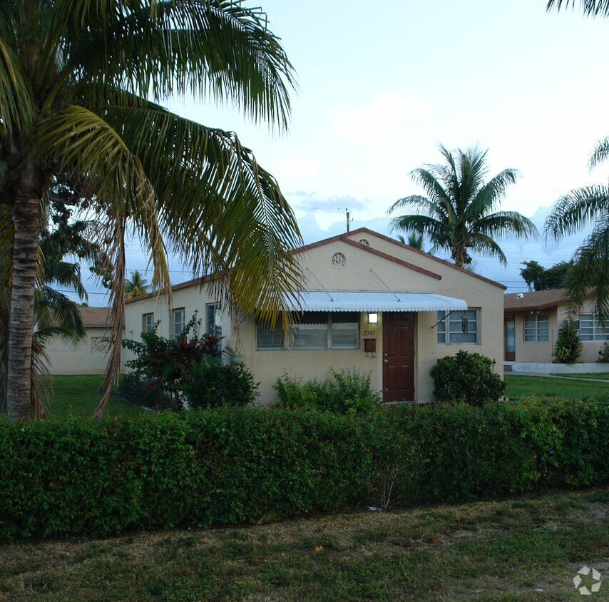 Foto del edificio - 2347 Harding St