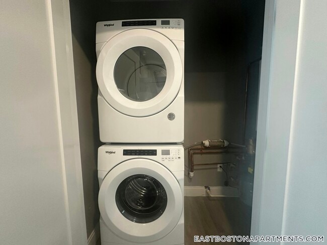 Foto del edificio - 656 Saratoga St