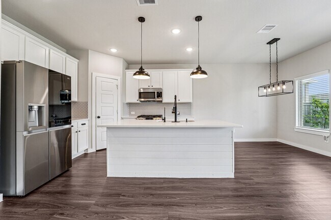 Building Photo - 15011 Red Buckeye Dr