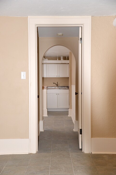 Hallway 2 - 2546 30th St