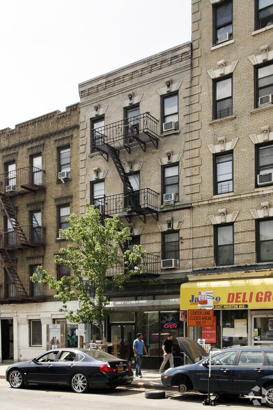 Building Photo - 313 E Houston St