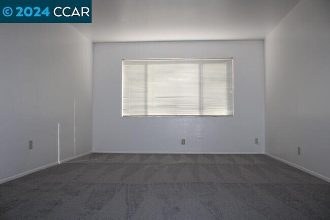 Foto del edificio - 2549 Barrett Ave