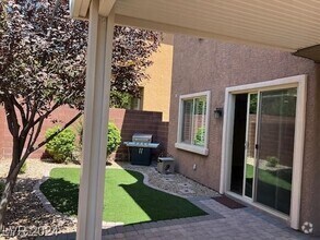 Building Photo - 5561 Pinecroft Dr