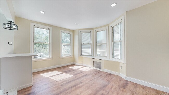 Building Photo - 4027 Edson Ave