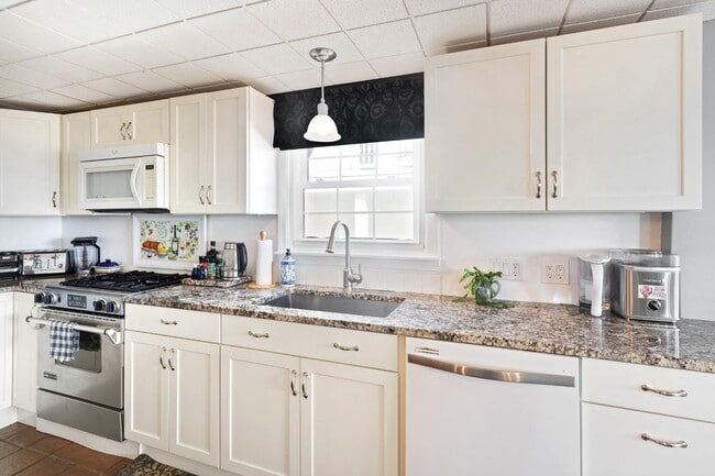 Building Photo - 473 Ocean Blvd