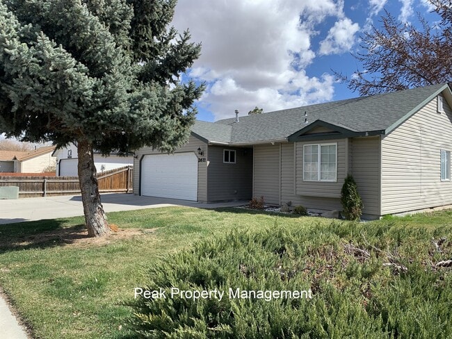 Building Photo - 2611 Sunflower Dr