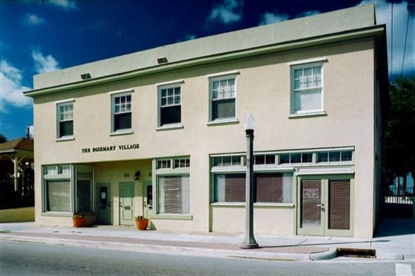 Building Photo - 819 N Sapodilla Ave