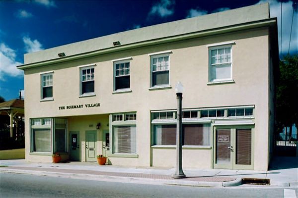 Foto del edificio - 819 N Sapodilla Ave