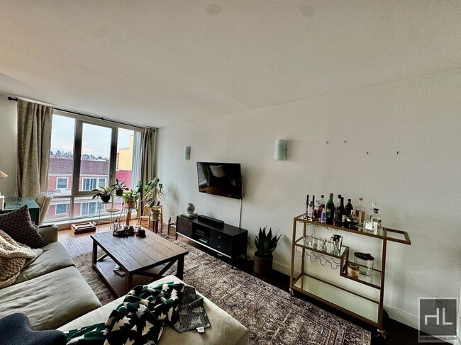 Foto del edificio - 37 STREET