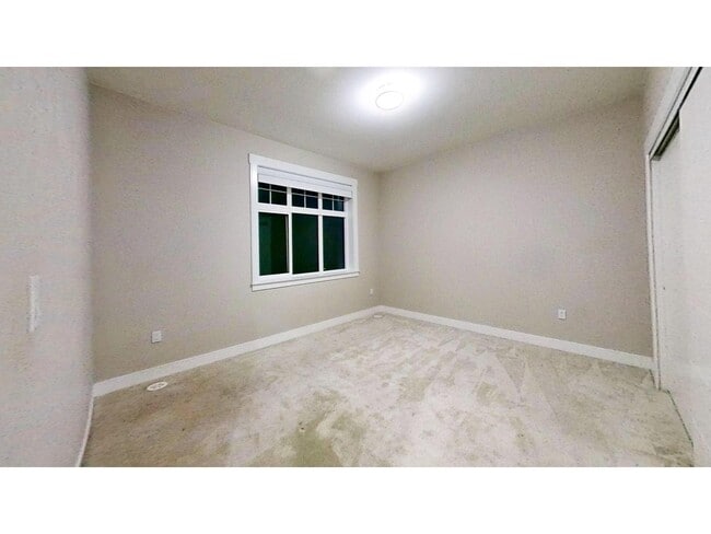 Building Photo - 17033 Fraser Hwy